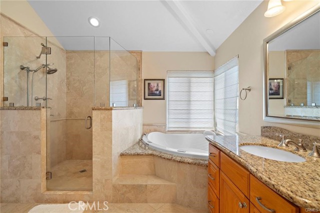 2811 N Roxbury, Orange CA: https://media.crmls.org/medias/93ba2b9b-4ca1-4429-914a-aafda60bbd87.jpg