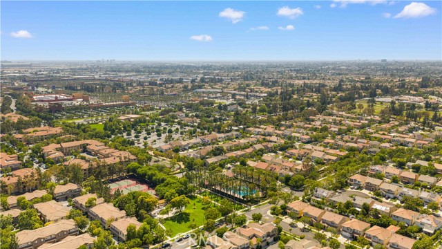 11 Asbury, Irvine CA: https://media.crmls.org/medias/93bb05d5-6111-4812-ac91-5bb3dc387c58.jpg