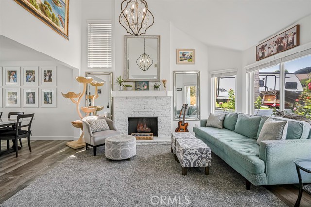 1324 Darwin Drive, Oceanside CA: https://media.crmls.org/medias/93bbbfe0-a3c2-4f2d-a53d-da16ced3f288.jpg
