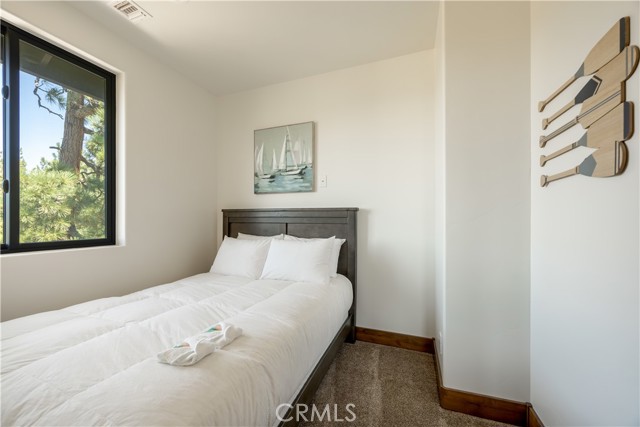 43778 Colusa Drive, Big Bear Lake CA: https://media.crmls.org/medias/93bbd5d6-c017-42bc-8fe7-bece893c82a0.jpg