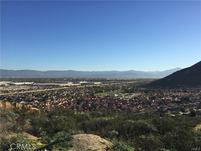 12022 Loyola Court, Fontana CA: https://media.crmls.org/medias/93bc35de-318d-4502-b470-113cda3559fc.jpg