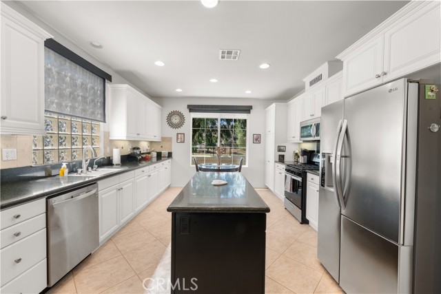 Detail Gallery Image 16 of 41 For 8217 Carnoustie Ave, Hemet,  CA 92545 - 2 Beds | 2 Baths
