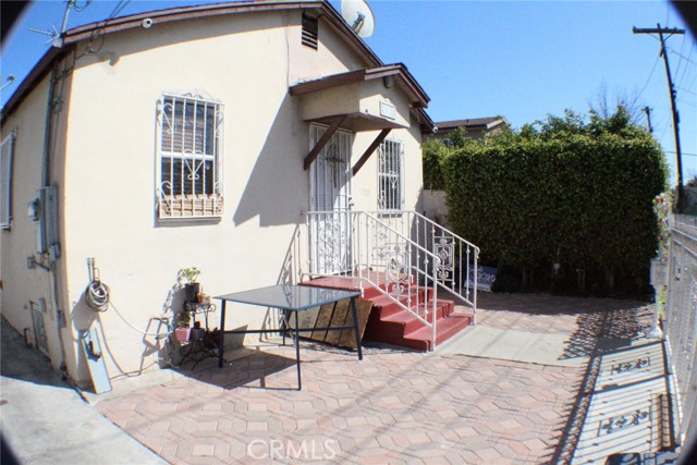 9818 Defiance Ave, Los Angeles, CA 90002