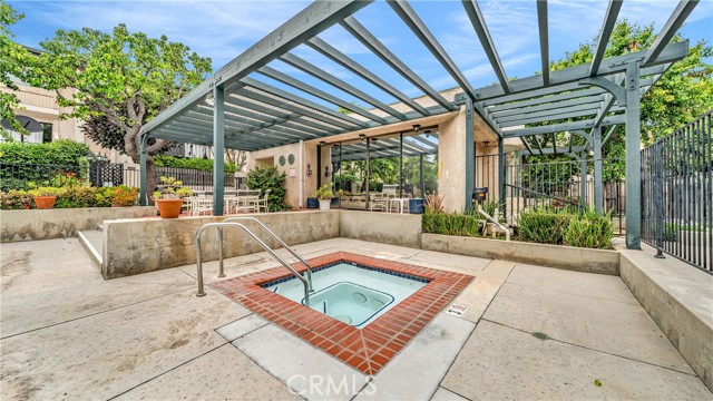 7137 Shoup Avenue, West Hills CA: https://media.crmls.org/medias/93bccd5e-d05b-426c-8d0d-cd3a058c966a.jpg