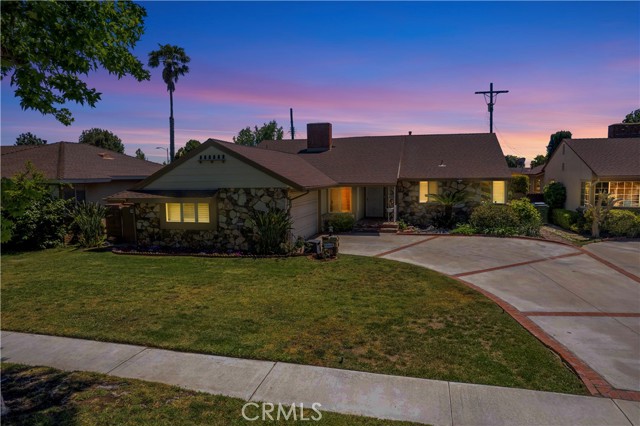 15142 Tuba Street, Mission Hills (San Fernando) CA: https://media.crmls.org/medias/93bd4955-11b0-4e0e-9b95-fcec21289818.jpg