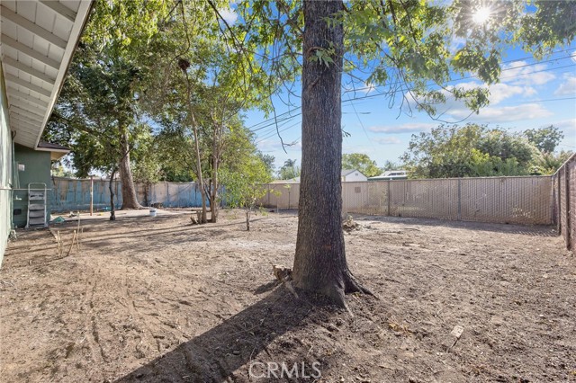 Detail Gallery Image 27 of 27 For 2452 S Holloway Ave, Fresno,  CA 93725 - 3 Beds | 1 Baths