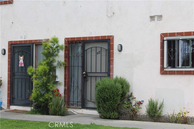 Detail Gallery Image 1 of 20 For 1001 E Camile St #H3,  Santa Ana,  CA 92701 - 2 Beds | 1/1 Baths