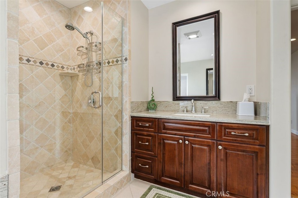 MLS #OC25259647 image #26