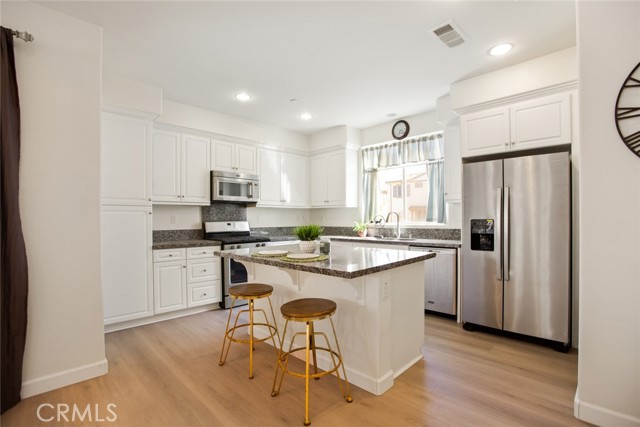 Detail Gallery Image 10 of 17 For 12456 Cassiopeia Ct, Corona,  CA 91752 - 3 Beds | 2/1 Baths