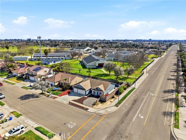 Detail Gallery Image 11 of 51 For 865 Avalon Dr, Lemoore,  CA 93245 - 5 Beds | 2 Baths