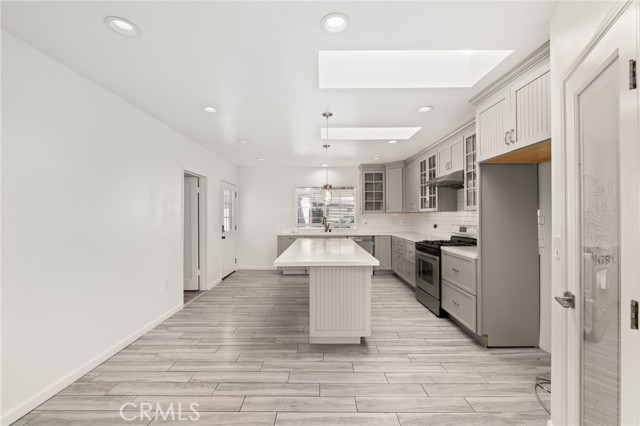 Detail Gallery Image 6 of 17 For 587 E Arrow, Upland,  CA 91786 - 5 Beds | 2 Baths