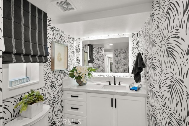 Detail Gallery Image 19 of 50 For 12 Anchorage Way, Newport Beach,  CA 92663 - 2 Beds | 2/1 Baths