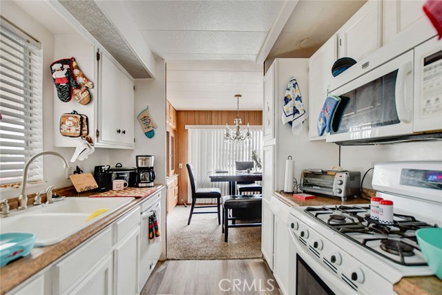1735 San Leandro Drive, Hemet CA: https://media.crmls.org/medias/93c054d7-af48-4af3-afb9-e5593234edad.jpg
