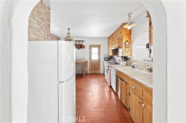 Detail Gallery Image 3 of 32 For 317 Walnut St, Costa Mesa,  CA 92627 - 4 Beds | 2 Baths