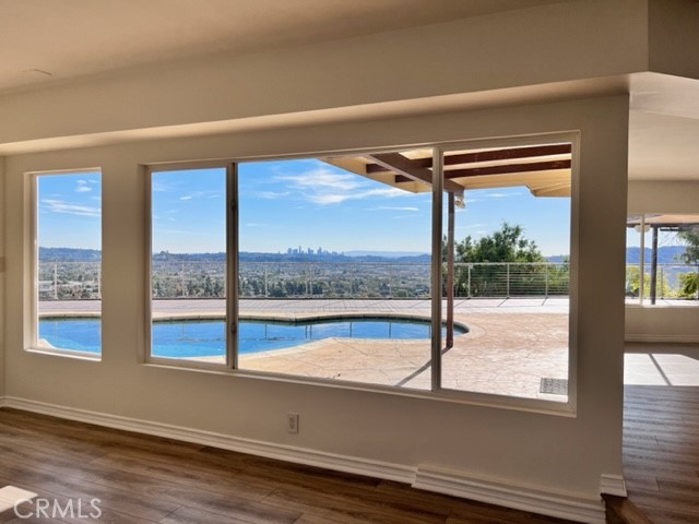 Detail Gallery Image 2 of 38 For 881 Harrington, Glendale,  CA 91207 - 3 Beds | 2/1 Baths