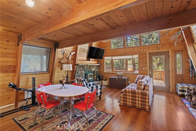 Detail Gallery Image 10 of 41 For 2160 Mariposa, Big Bear City,  CA 92314 - 3 Beds | 2 Baths