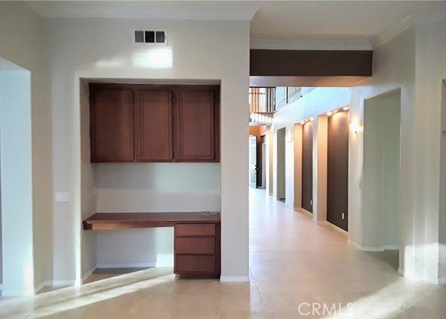 Detail Gallery Image 13 of 26 For 12701 Palm View Way, Riverside,  CA 92503 - 4 Beds | 3/1 Baths