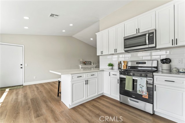 Detail Gallery Image 5 of 32 For 13875 Stage Coach Cir., Victorville,  CA 92392 - 3 Beds | 2 Baths