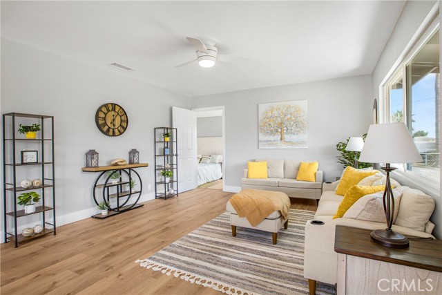 Detail Gallery Image 3 of 33 For 6323 Smith Ave, Jurupa Valley,  CA 91752 - 3 Beds | 2 Baths
