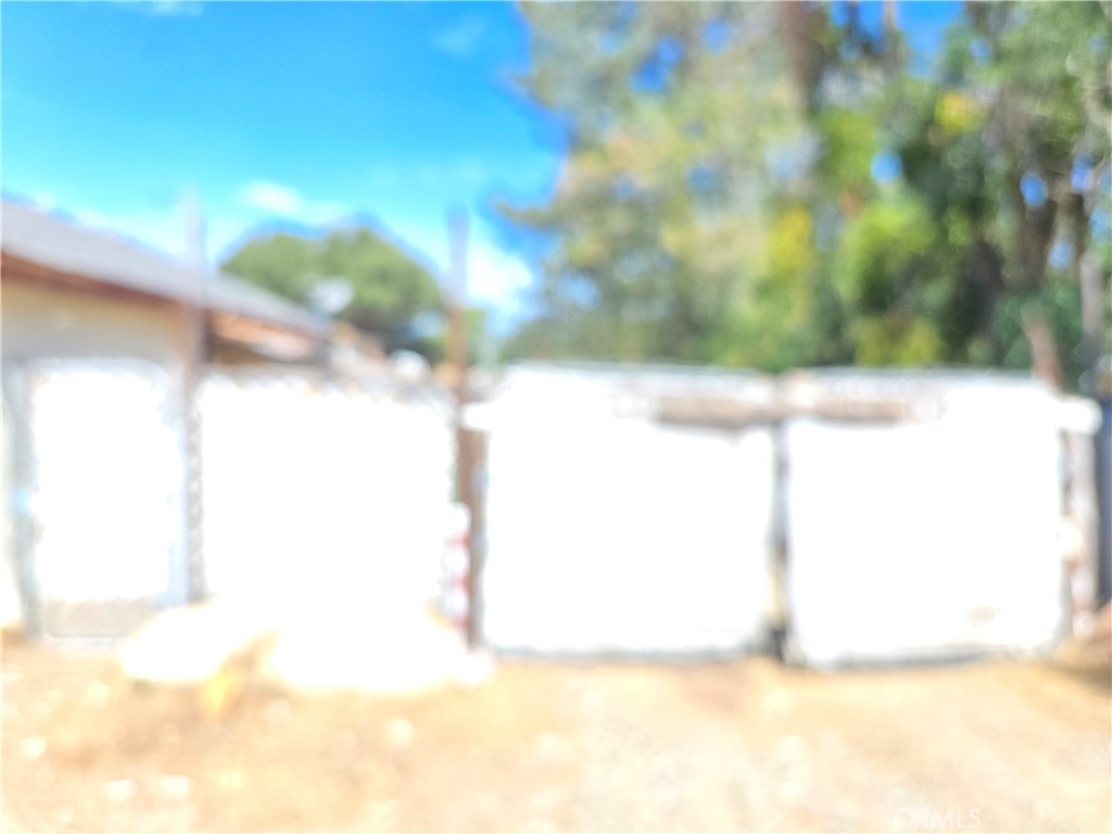 https://media.crmls.org/medias/93c3ebf6-75e3-49d6-b1ab-8a7377d93805.jpg?preset=X-Large
