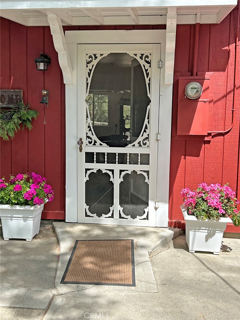https://media.crmls.org/medias/93c40566-f010-46cd-a9ed-16e786eb398c.jpg?preset=X-Large