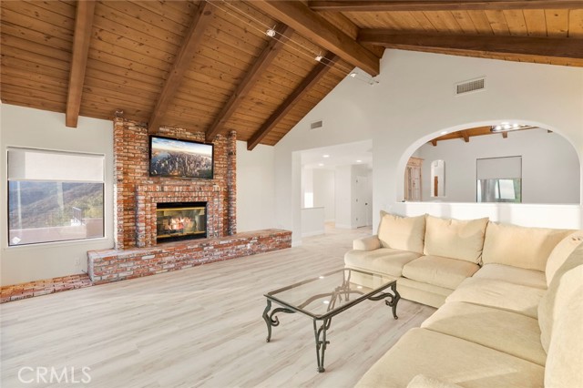 Detail Gallery Image 9 of 50 For 3696 Camino De Las Lomas, Vista,  CA 92084 - 3 Beds | 2/1 Baths