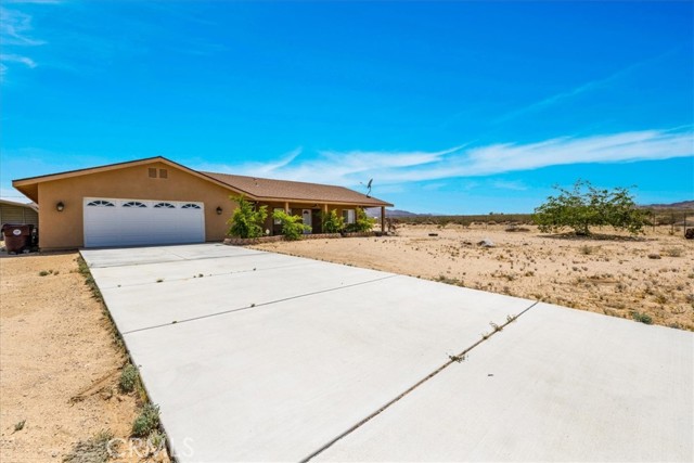 63357 Uranium Road, Joshua Tree CA: https://media.crmls.org/medias/93c5b05a-3480-4d4d-a48a-98cdfdde9e26.jpg