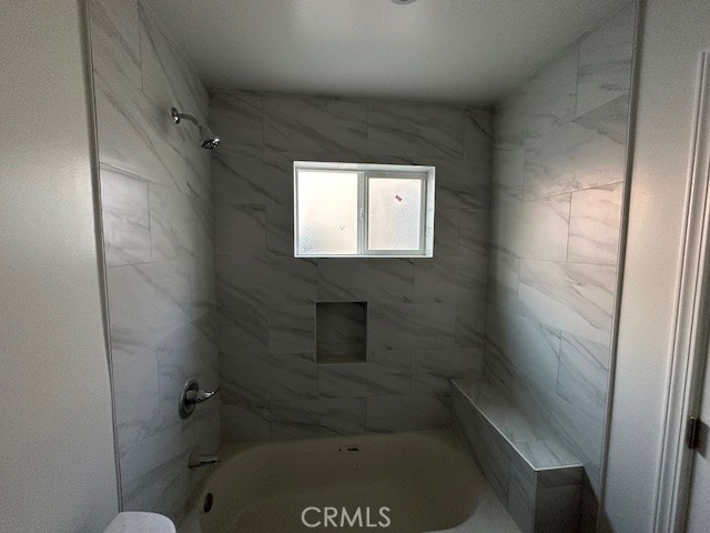 5507 S Manhattan Place, Los Angeles CA: https://media.crmls.org/medias/93c6559e-7255-43aa-8d2a-0515cb996f45.jpg