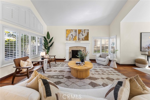 2712 N Roxbury Street, Orange CA: https://media.crmls.org/medias/93c682c0-dffe-4785-96ac-51f09fbe433b.jpg