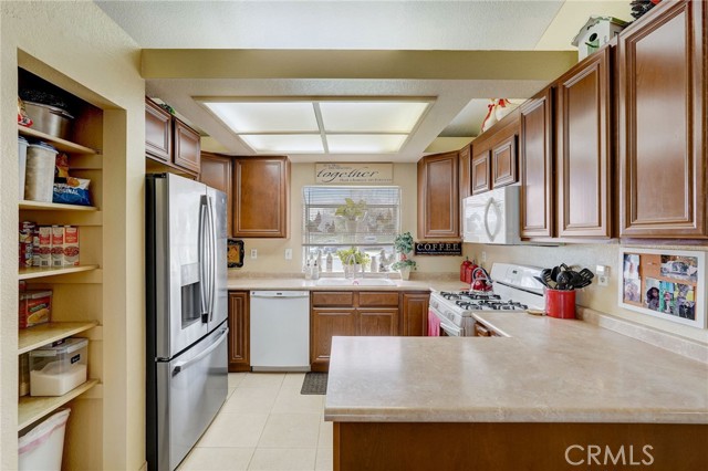 Detail Gallery Image 12 of 39 For 11701 Gramercy Pl, Riverside,  CA 92505 - 4 Beds | 2 Baths