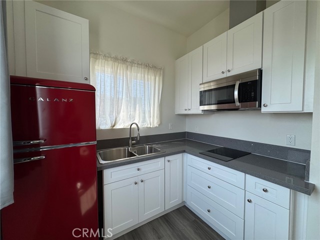 Detail Gallery Image 2 of 18 For 209 1/2 N Serrano Ave, Los Angeles,  CA 90004 - 1 Beds | 1 Baths