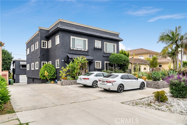 1229 S Longwood Avenue, Los Angeles CA: https://media.crmls.org/medias/93c699a4-cb6a-4e66-8ff7-fca626fc9041.jpg