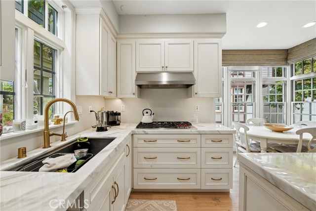 Detail Gallery Image 20 of 54 For 2616 Bungalow Pl, Corona Del Mar,  CA 92625 - 2 Beds | 2/1 Baths