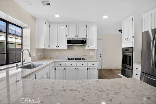 Detail Gallery Image 10 of 38 For 43631 37th, Lancaster,  CA 93536 - 3 Beds | 2 Baths