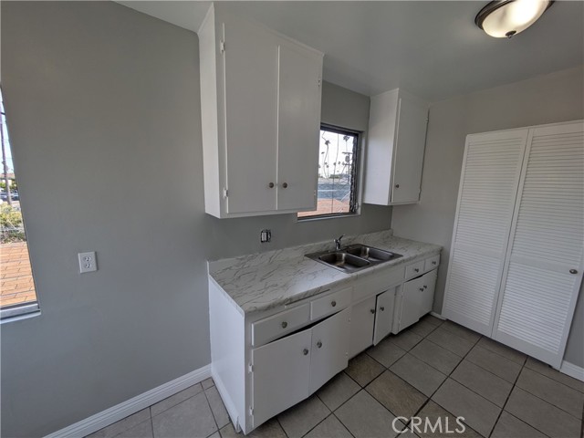 Detail Gallery Image 9 of 15 For 5847 Denver, Los Angeles,  CA 90044 - 2 Beds | 1 Baths