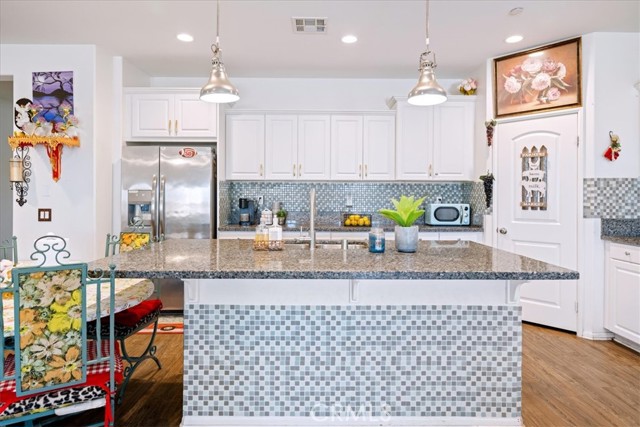 Detail Gallery Image 4 of 22 For 26947 Mountaingate, Menifee,  CA 92585 - 4 Beds | 3 Baths