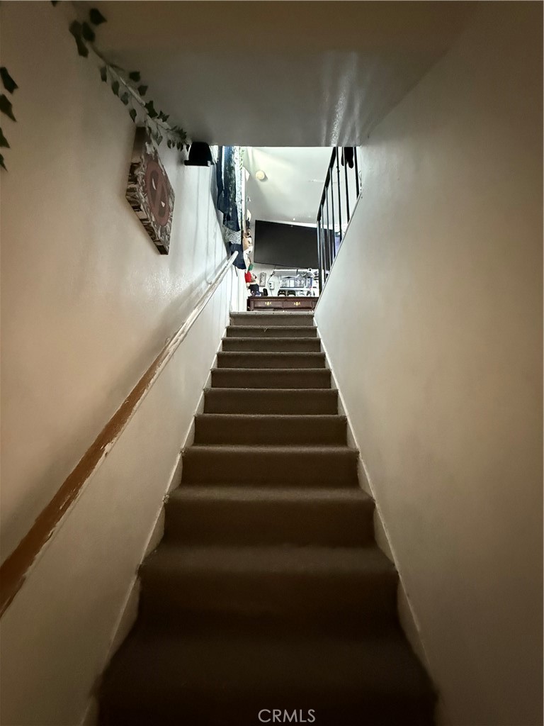 https://media.crmls.org/medias/93c9a79c-9d07-499e-bbb1-39f973d70292.jpg?preset=X-Large