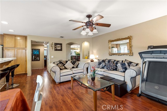 Detail Gallery Image 14 of 43 For 1549 Thomas Dr, Lancaster,  CA 93535 - 4 Beds | 3 Baths