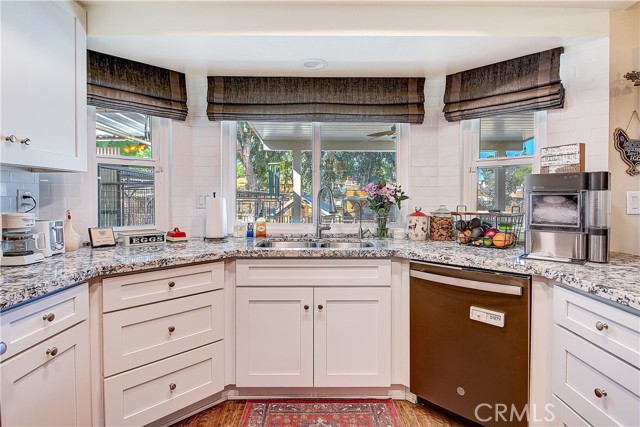 18687 Chickory Drive, Riverside CA: https://media.crmls.org/medias/93cab9f1-cd01-4981-85f9-4380ace8af3c.jpg