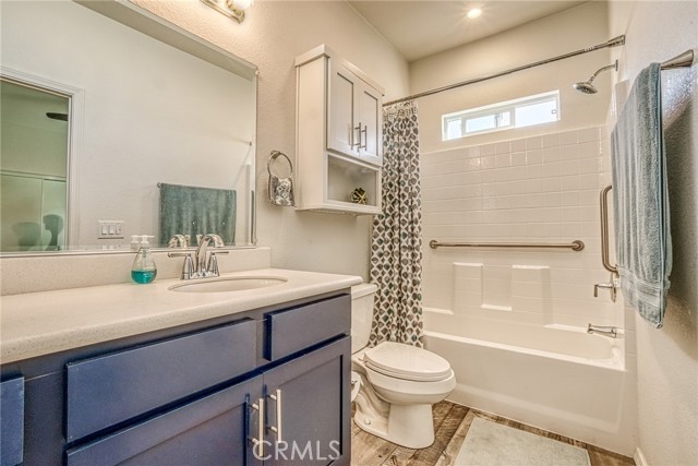 Detail Gallery Image 10 of 17 For 26006 Oak St #6,  Lomita,  CA 90717 - 2 Beds | 2 Baths