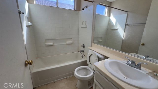 Detail Gallery Image 8 of 21 For 16611 War Cloud Dr, Moreno Valley,  CA 92551 - 3 Beds | 2/1 Baths