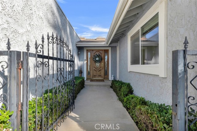 Detail Gallery Image 2 of 40 For 17567 Doric St, Granada Hills,  CA 91344 - 3 Beds | 2 Baths