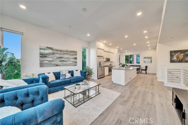 Detail Gallery Image 8 of 32 For 273 W 8th St, San Pedro,  CA 90731 - 4 Beds | 3/1 Baths