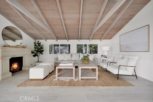 10 Camel Point, Laguna Beach CA: https://media.crmls.org/medias/93cc0544-035b-4cd3-9144-ac761a0d0067.jpg