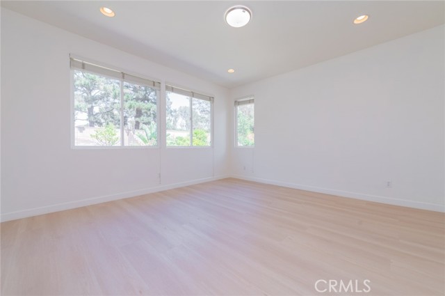 11 Lynnfield, Irvine CA: https://media.crmls.org/medias/93ccc706-64e8-49c3-848b-cc3aa4c78abe.jpg