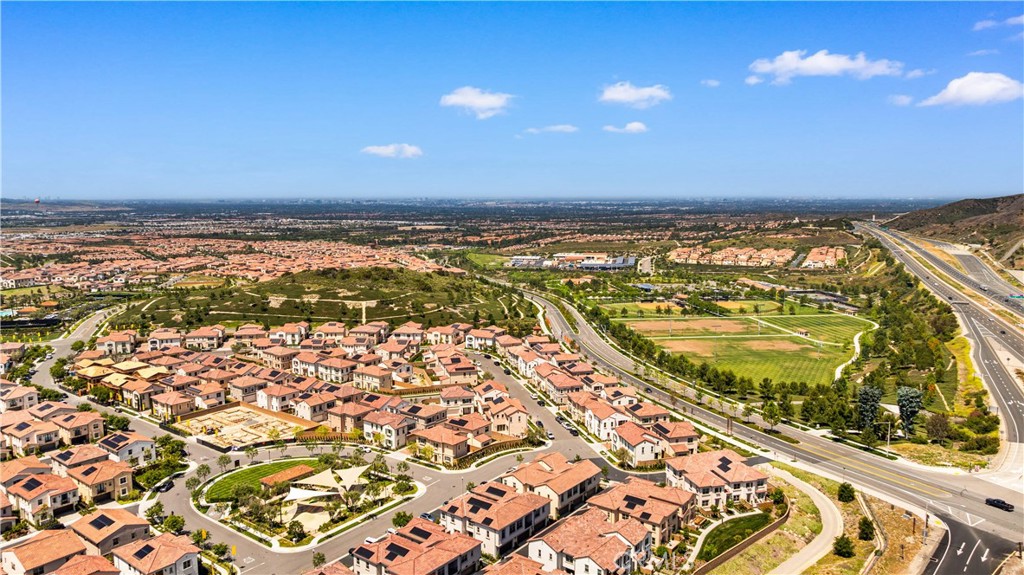 https://media.crmls.org/medias/93cd478e-6c15-4312-9a7d-e879a54763b2.jpg?preset=X-Large