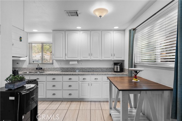 Detail Gallery Image 12 of 36 For 5332 Elm Ave, San Bernardino,  CA 92404 - 3 Beds | 2 Baths