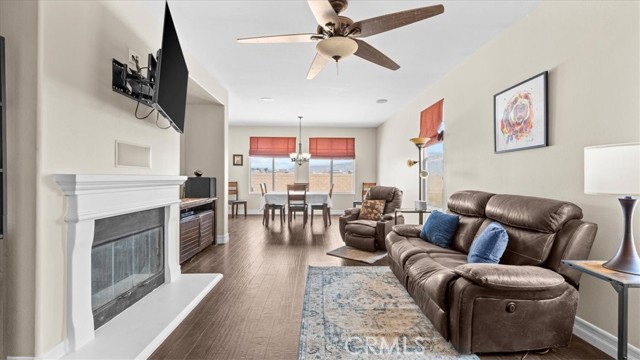Detail Gallery Image 4 of 40 For 1821 Whispering Bells Rd, San Jacinto,  CA 92582 - 3 Beds | 3 Baths
