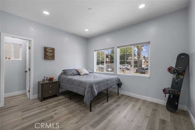 1727 N Kenmore Avenue, Los Angeles CA: https://media.crmls.org/medias/93cfd04d-f1c0-4c62-9492-3eb43f8671f3.jpg