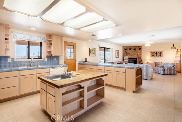 Detail Gallery Image 19 of 75 For 6425 Indian Cove Rd, Twentynine Palms,  CA 92277 - 4 Beds | 3 Baths